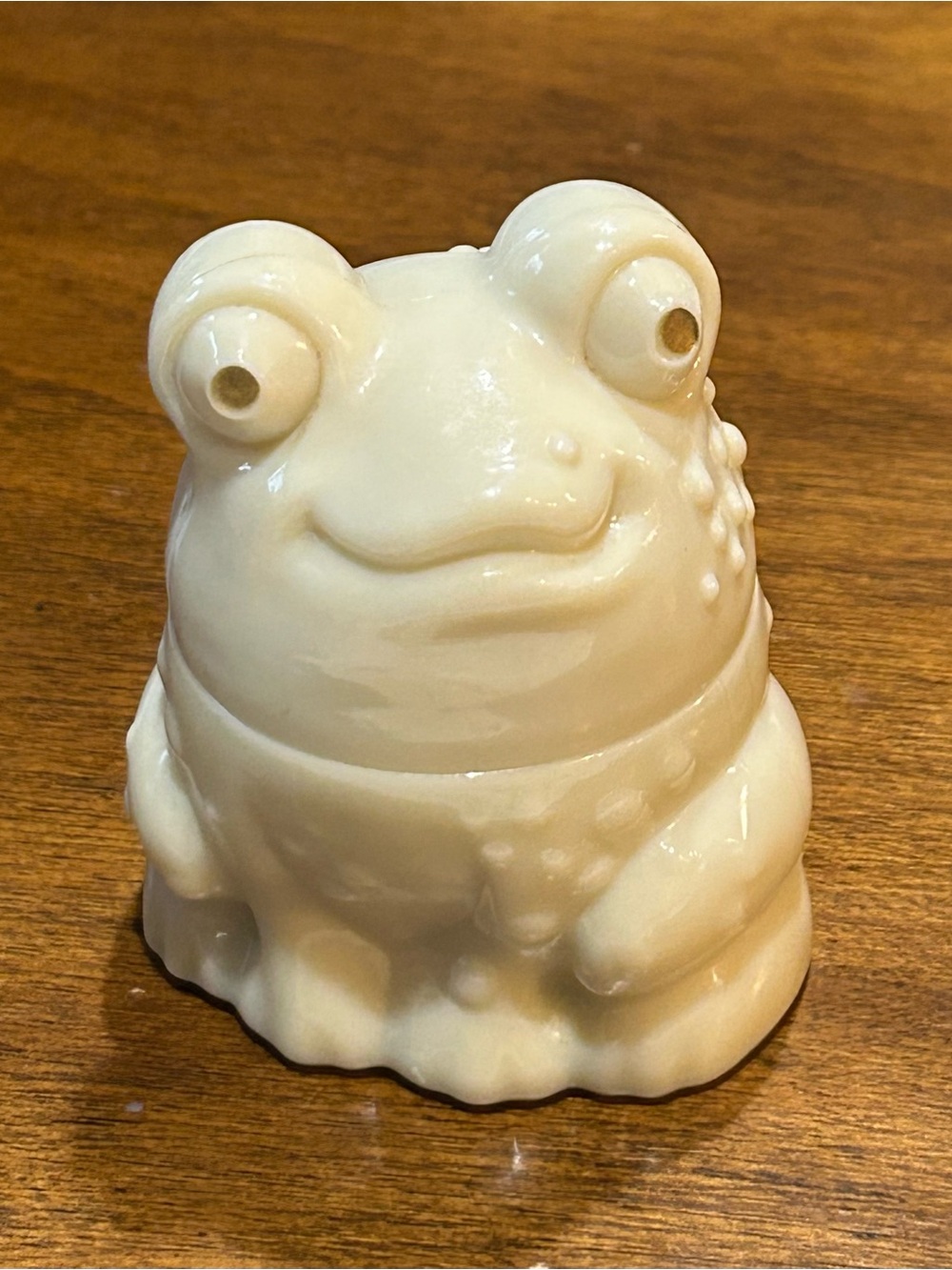 Vintage Avon Enchanted Frog white Milk Glass Sachet (1970s)